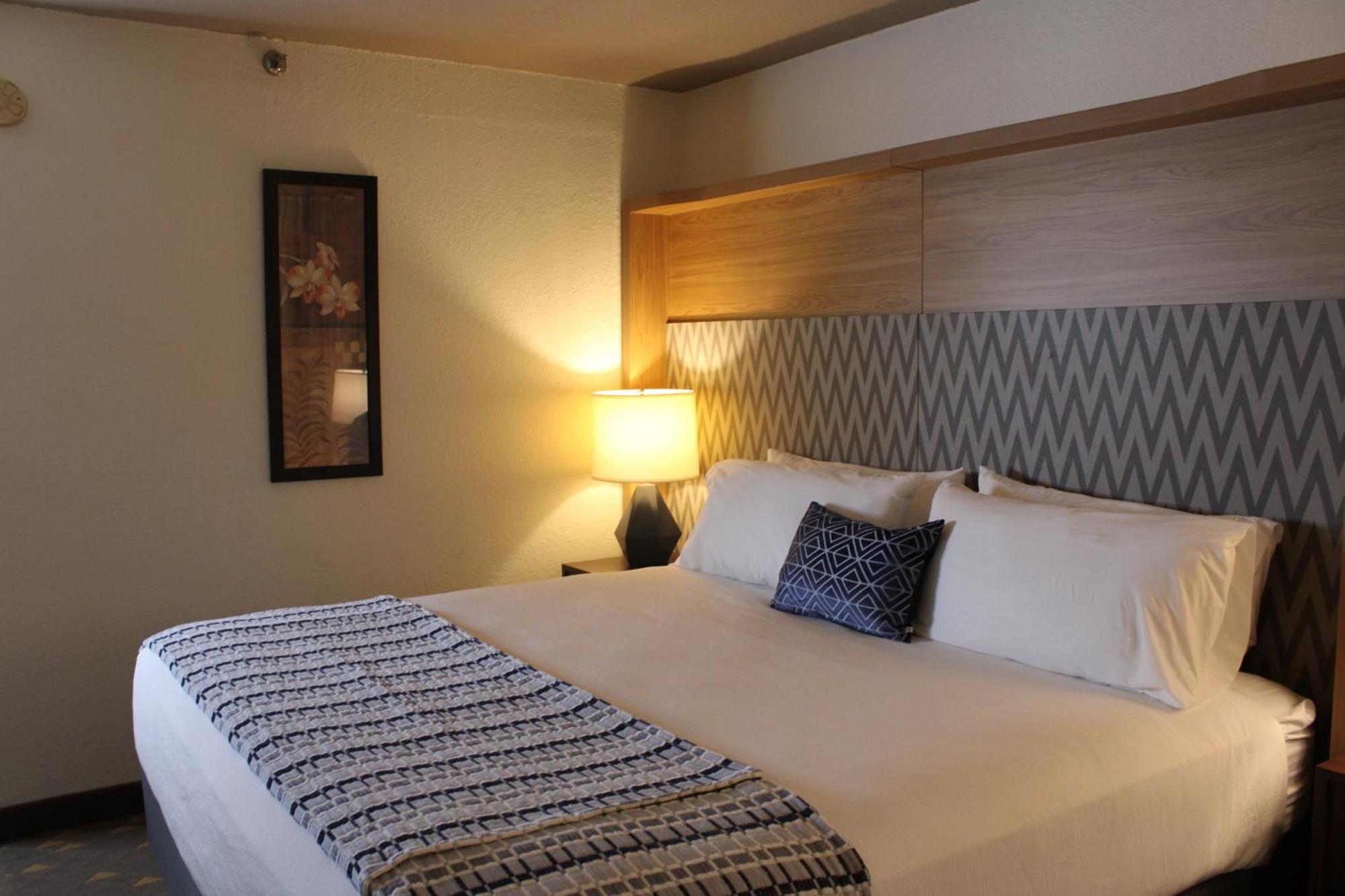 Gateway Hotel & Convention Center ฟลินต์ ภายนอก รูปภาพ